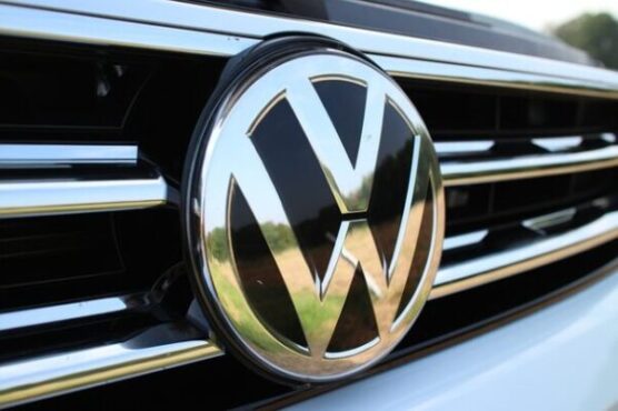 Comprare azioni Volkswagen: conviene? Come fare?