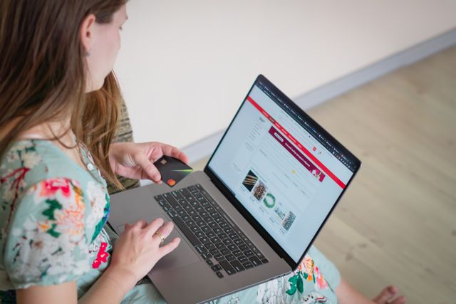 Diffamazione online e reputazione digitale: come tutelarsi da recensioni false e post offensivi